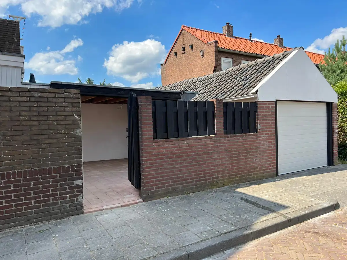 Zijkant tuin garage.jpg