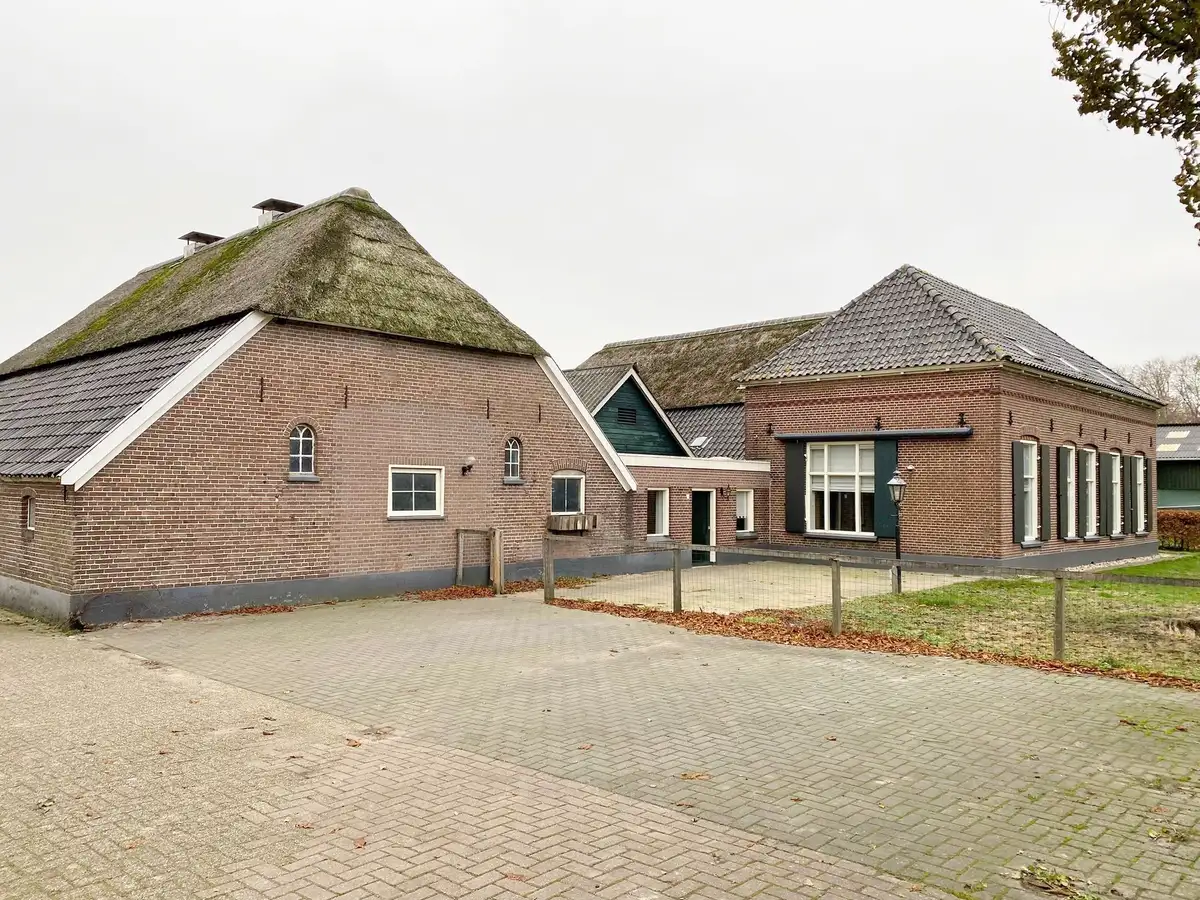 06 Buiten aanzicht.JPG